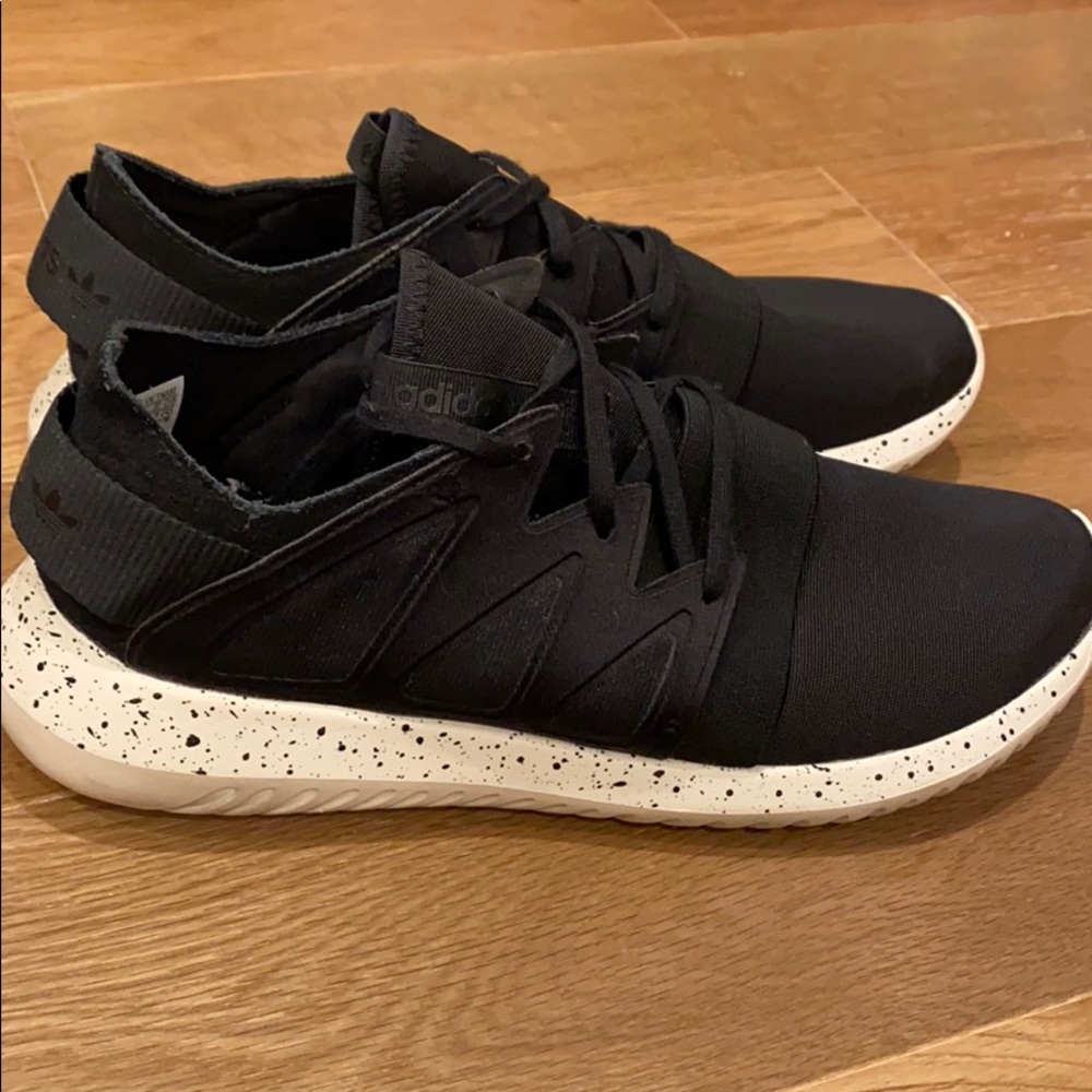 Adidas Wmns Tubular Viral Shoes size 8